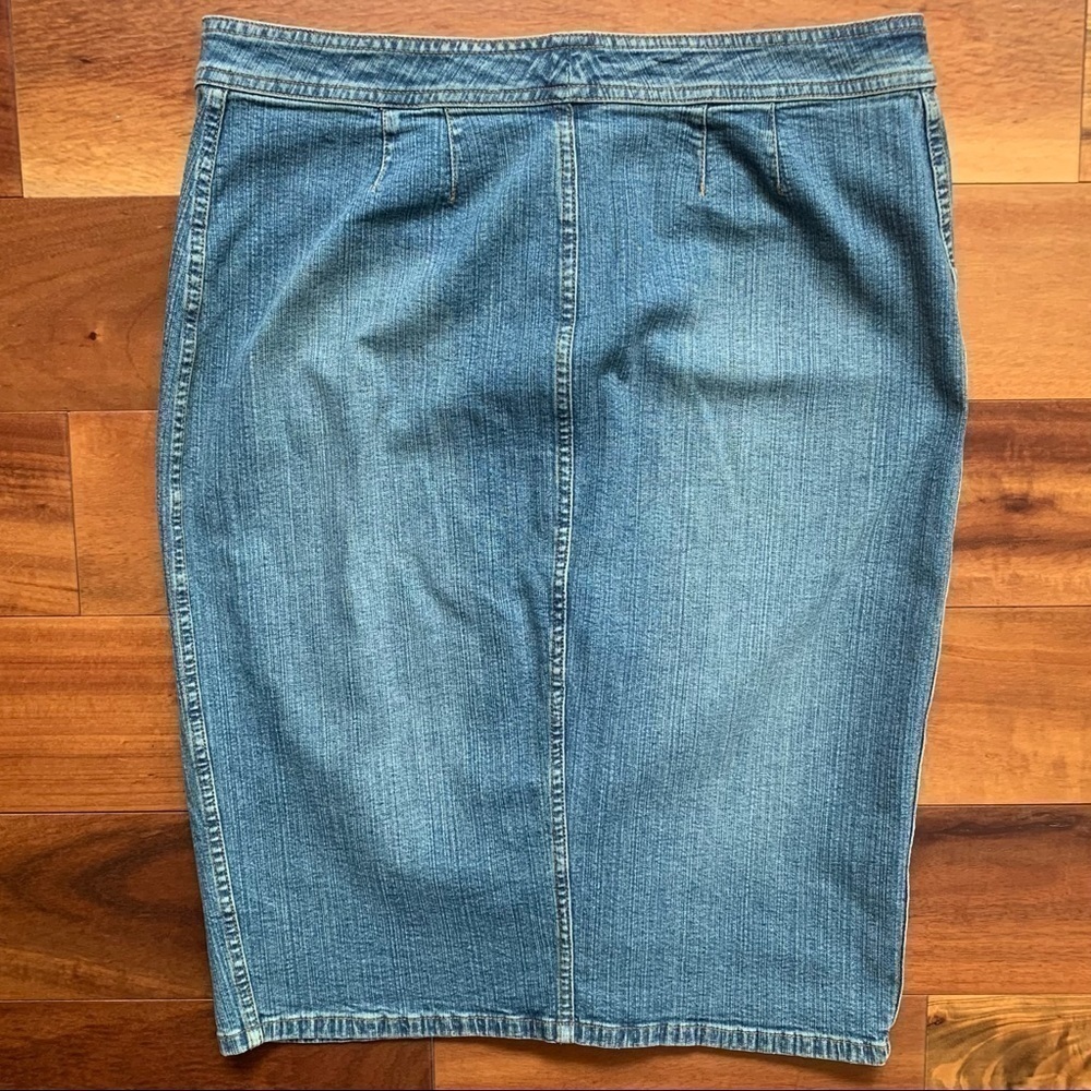 Laura Leigh Denim Skirt - Picture 2 of 6